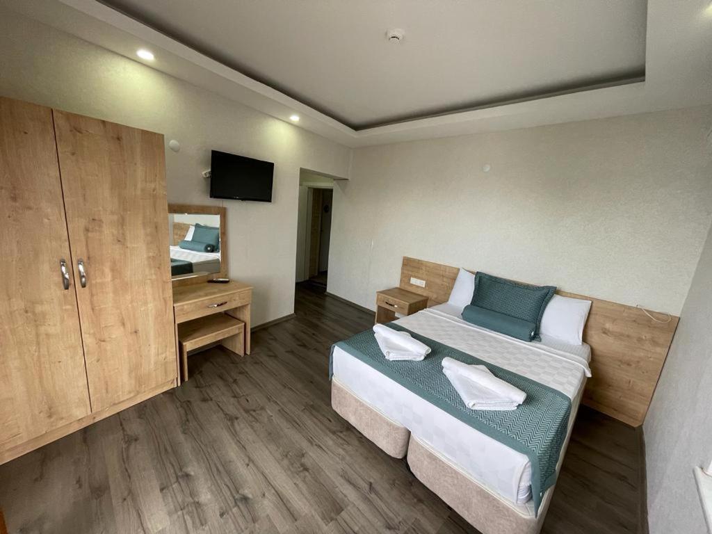 Kroisos Lake Resort Hotel 埃利迪尔 外观 照片